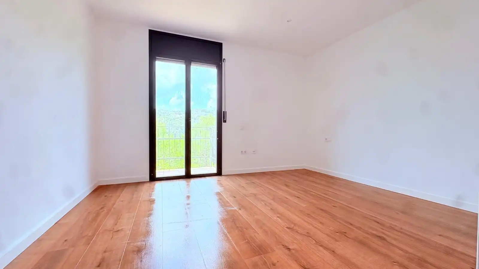 Habitación de Casa o chalet en venta en Castellar del Vallès con Calefacción, Parquet y Terraza