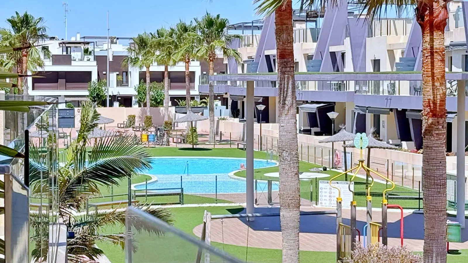 Piscina de Ático en venta en Pilar de la Horadada con Amueblado
