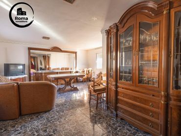 Casa aparellada en venda a La Zubia Ciudad