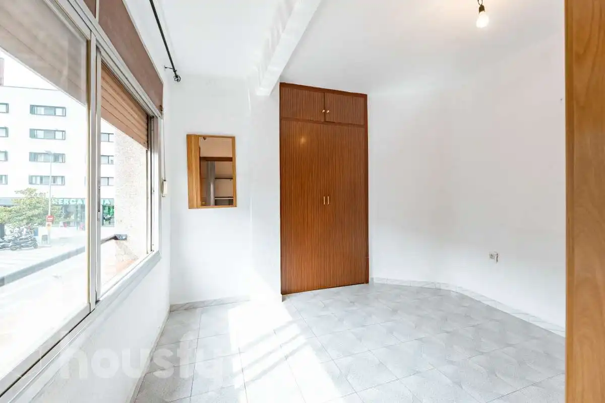 Bedroom of Flat for sale in Cornellà de Llobregat  with Air Conditioner