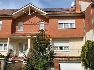 Casa en venta en Calle Monteleon