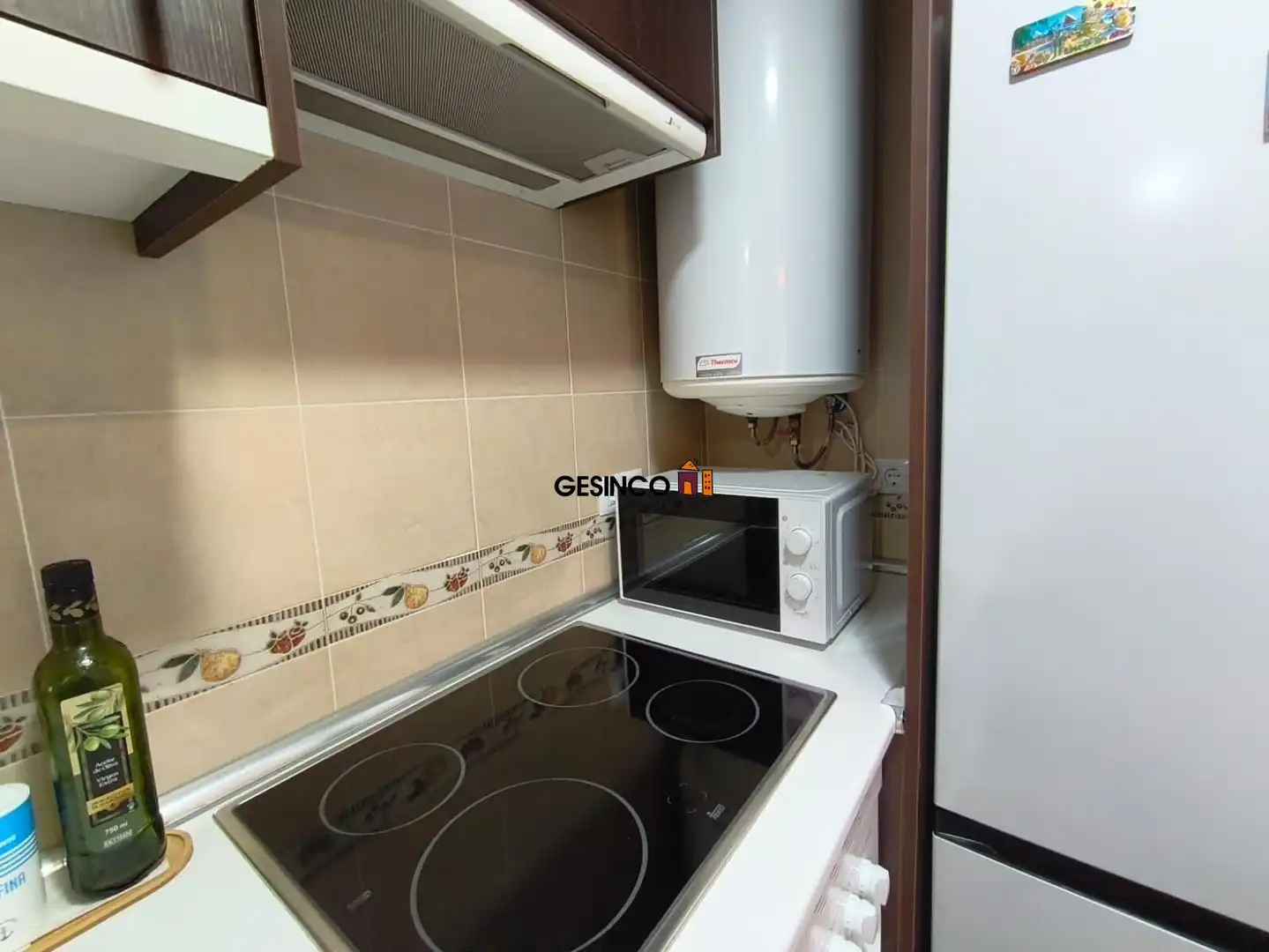 Cocina de Apartamento de alquiler en Bellreguard con Aire acondicionado, Calefacción y Jardín privado