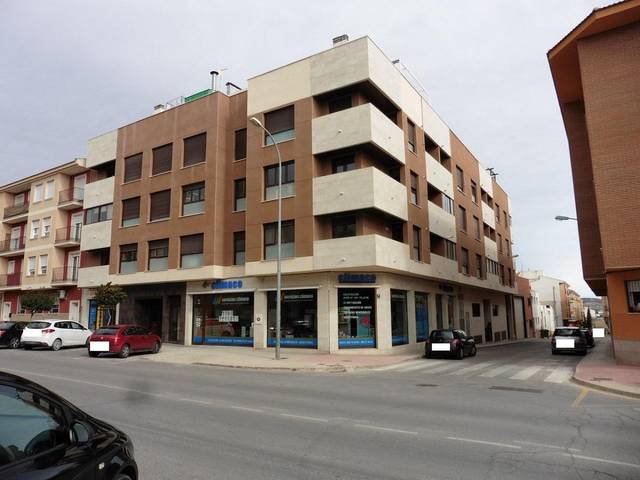 Garaje en Venta en Rogelio Azorin, S/N en Yecla
