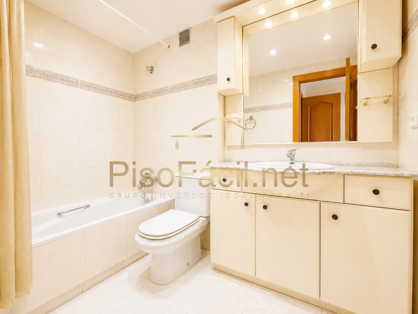 Baño de Piso en venta en Móstoles con Calefacción y Piscina comunitaria