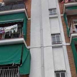 Foto 2 de Piso en venta en Avenida Pablo Neruda , Portazgo,  Madrid Capital