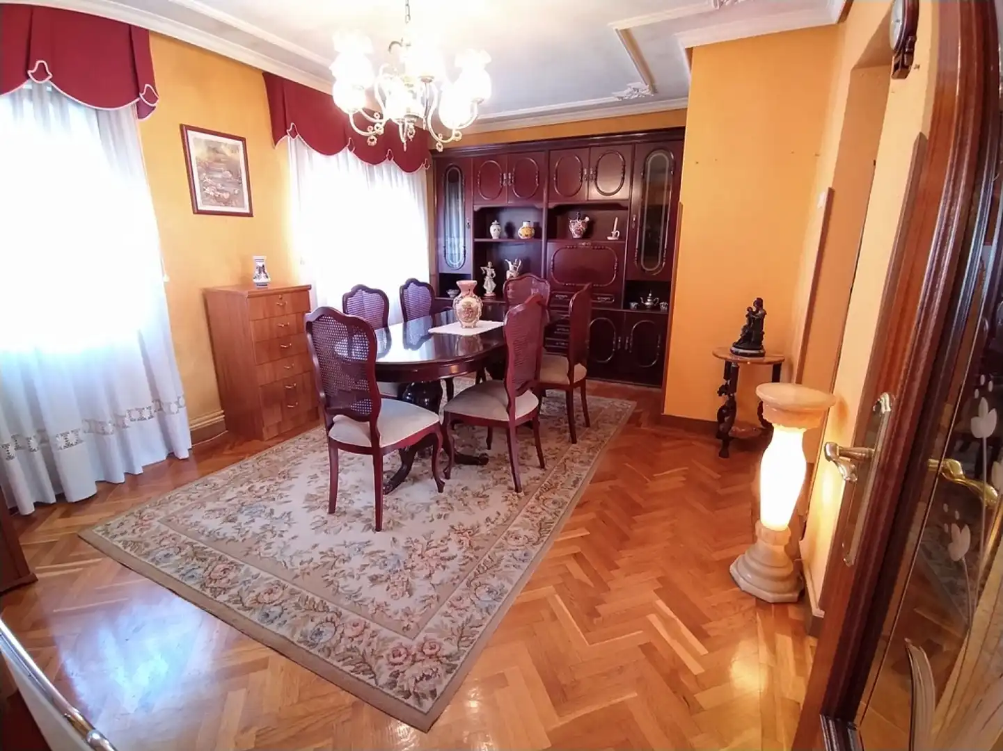 Comedor de Piso en venta en Avilés con Calefacción, Parquet y Terraza