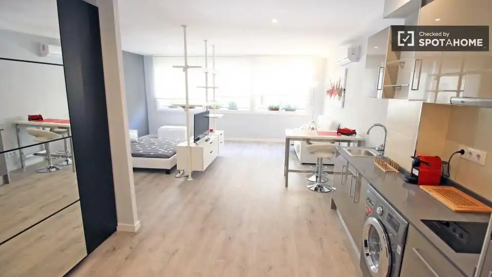 Room in El Poblenou