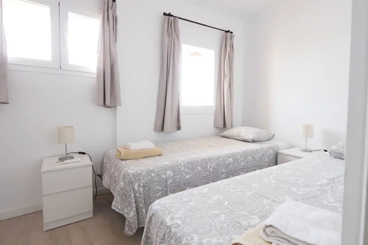 Schlafzimmer von Wohnungen zum Verkauf in Marbella mit Klimaanlage, Terrasse und Alarm