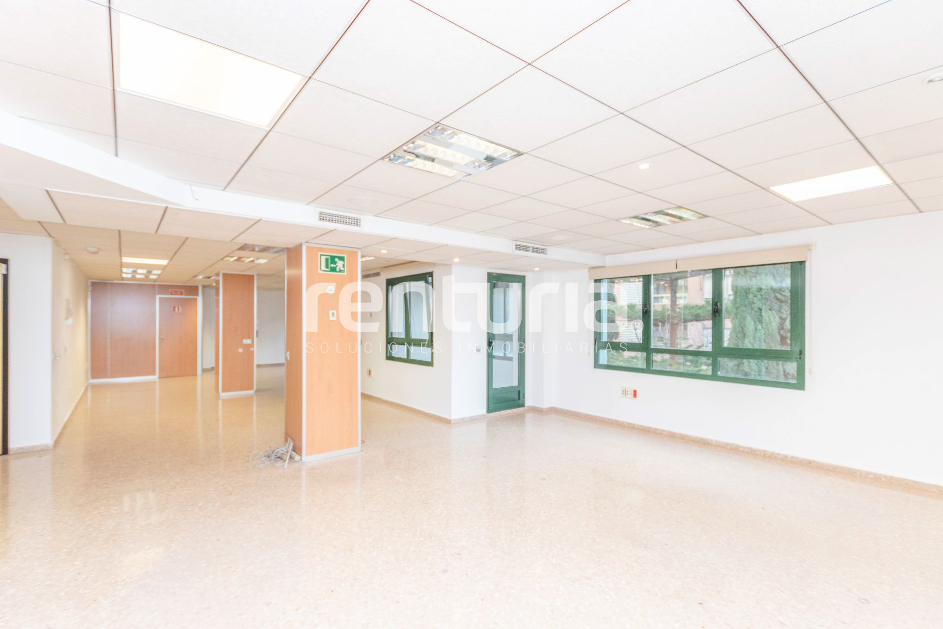 Office for sale in  Valencia Capital  with Air Conditioner, Heating and Balcony