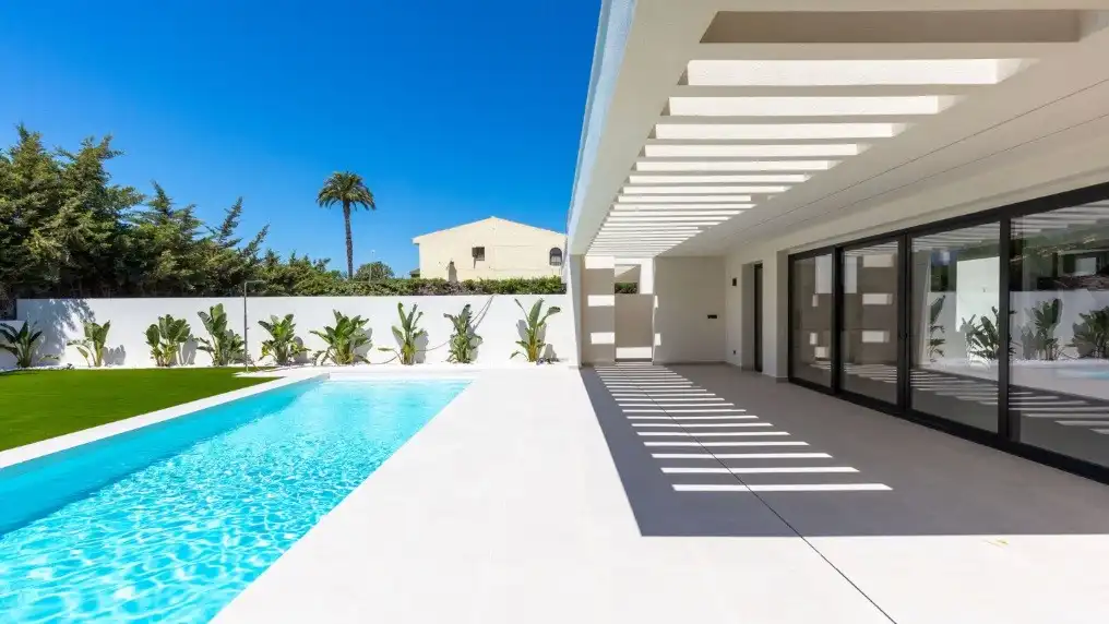Swimming pool of Houses for sale in Torrevieja  with Air Conditioner, Private garden and Terrace