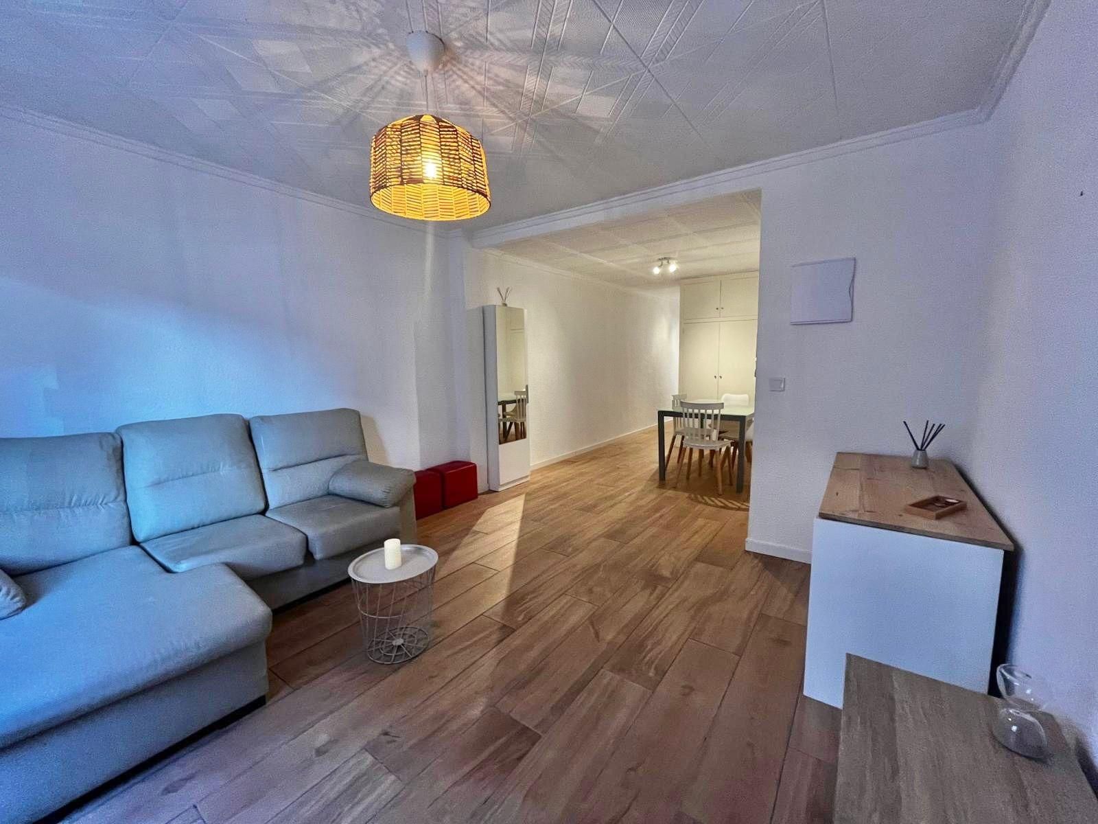 Flat for rent in El Raval - Portes Encarnades