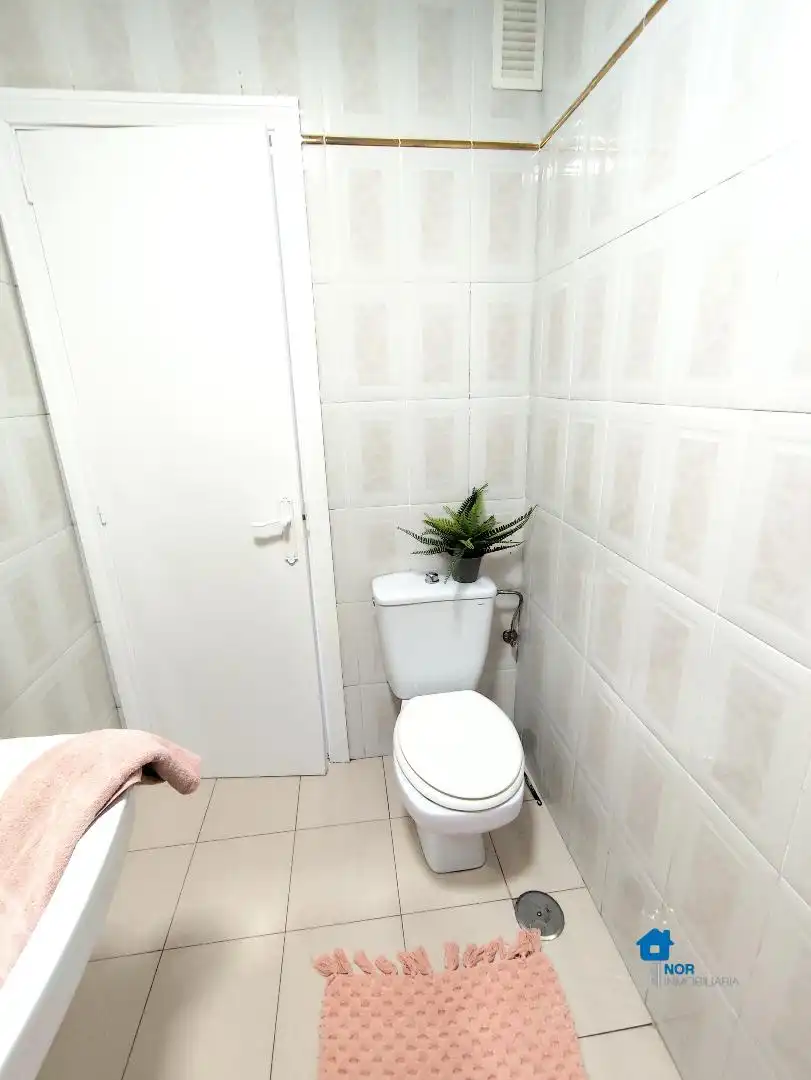 Bany de Pis en venda en Bareyo amb Terrassa