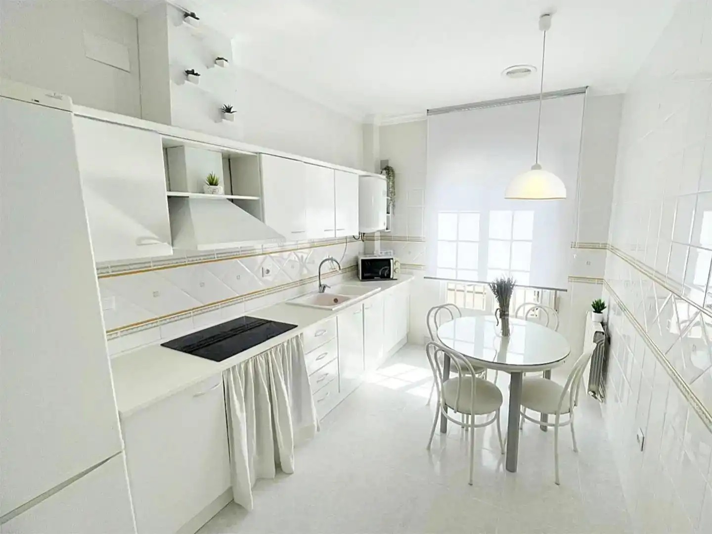 Küche von Wohnung zur Miete in Peal de Becerro mit Klimaanlage und Möbliert