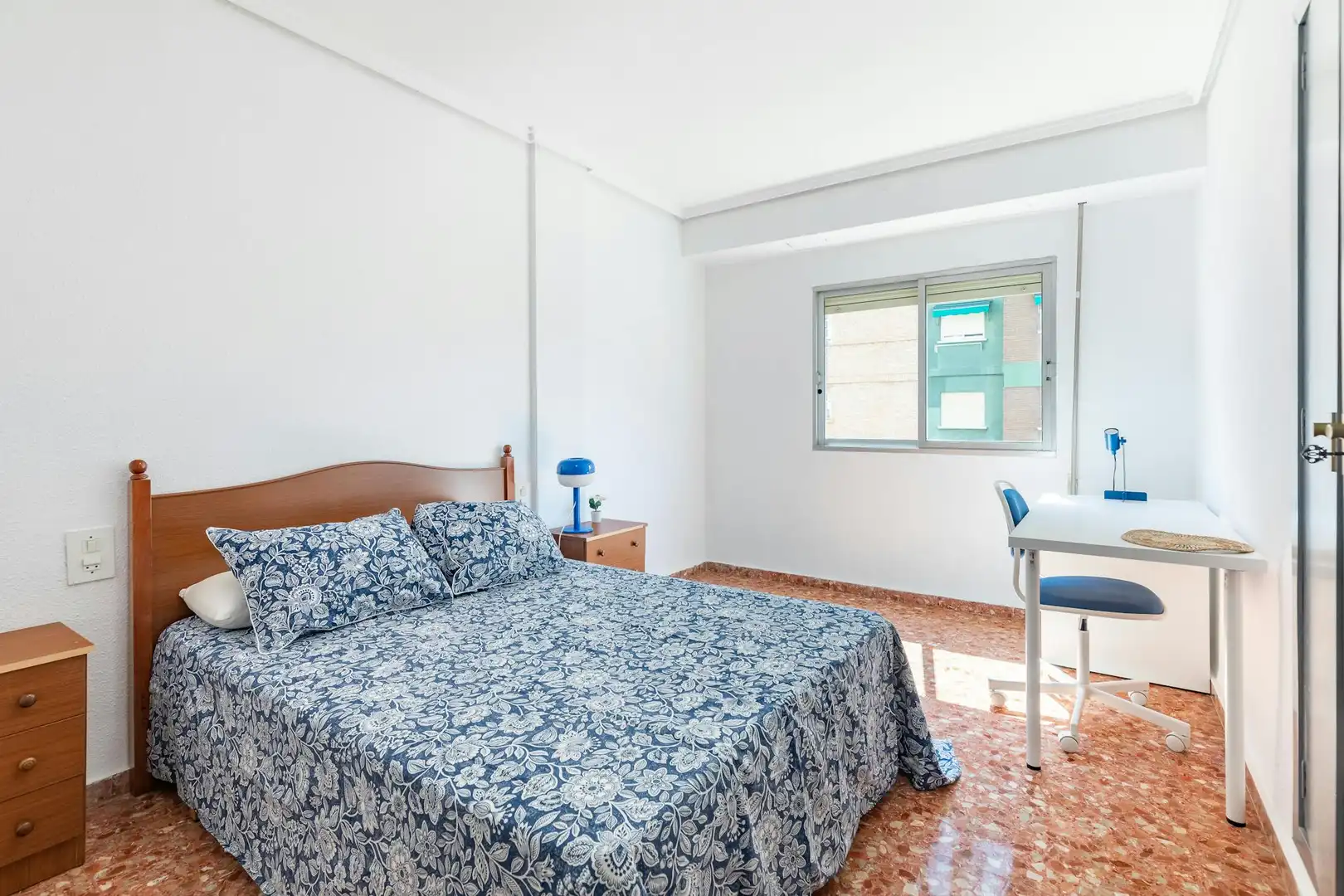 Bedroom of Flat for share in Valencia  with Furnished and Washing machine