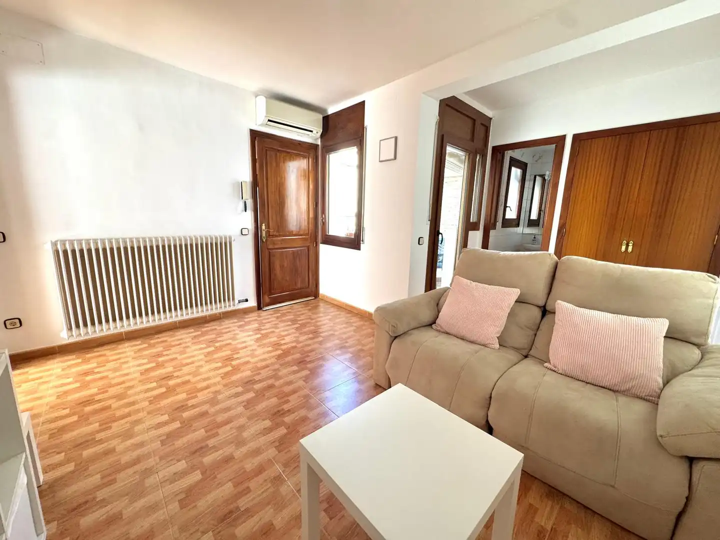 Reihenhaus mit Balkon zum Verkauf in Carrer de Santa Magdalena, imagen 3