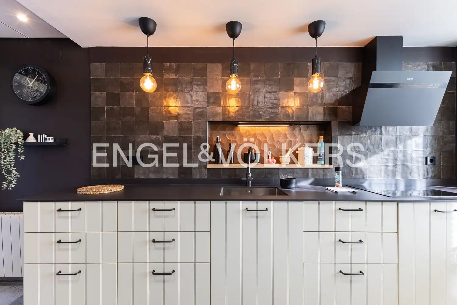 Kitchen of Houses for sale in Chiva  with Air Conditioner, Heating and Private garden