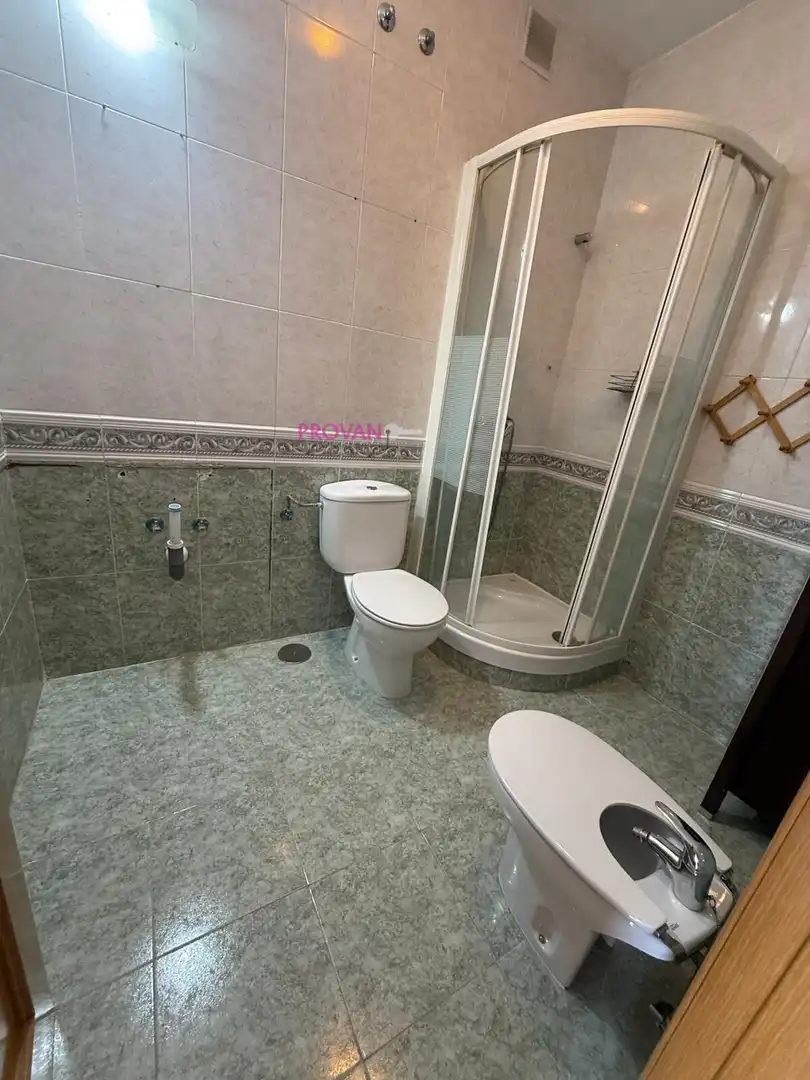 Baño de Casa adosada en venta en Galápagos con Calefacción y Jardín privado
