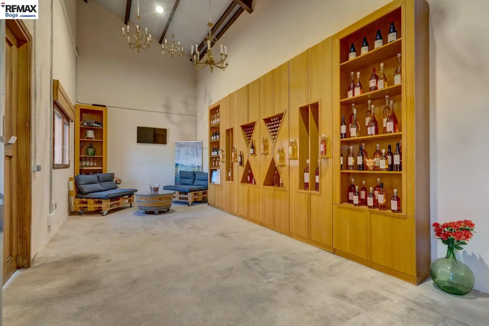 Commercial properties for sale in Cordovín  with Furnished