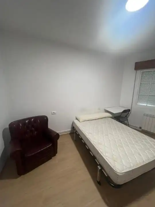Bedroom of Flat for share in Ourense Capital   with Heating, Furnished and Balcony