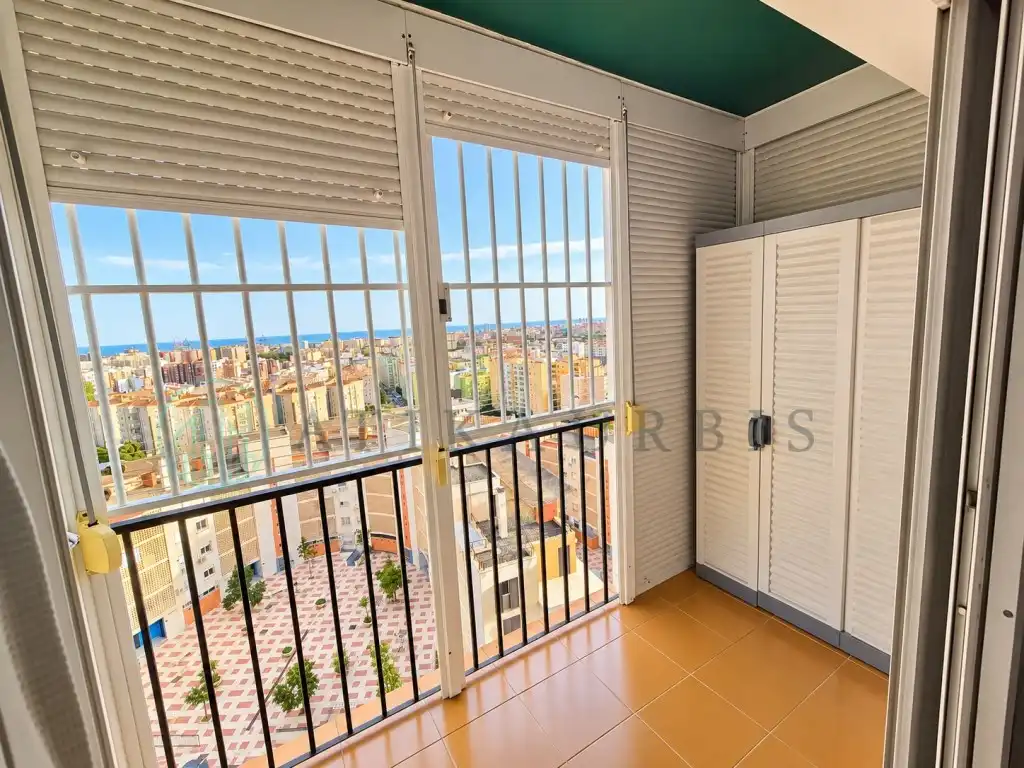 Vista exterior de Piso en venta en Málaga con Aire acondicionado, Terraza y Amueblado