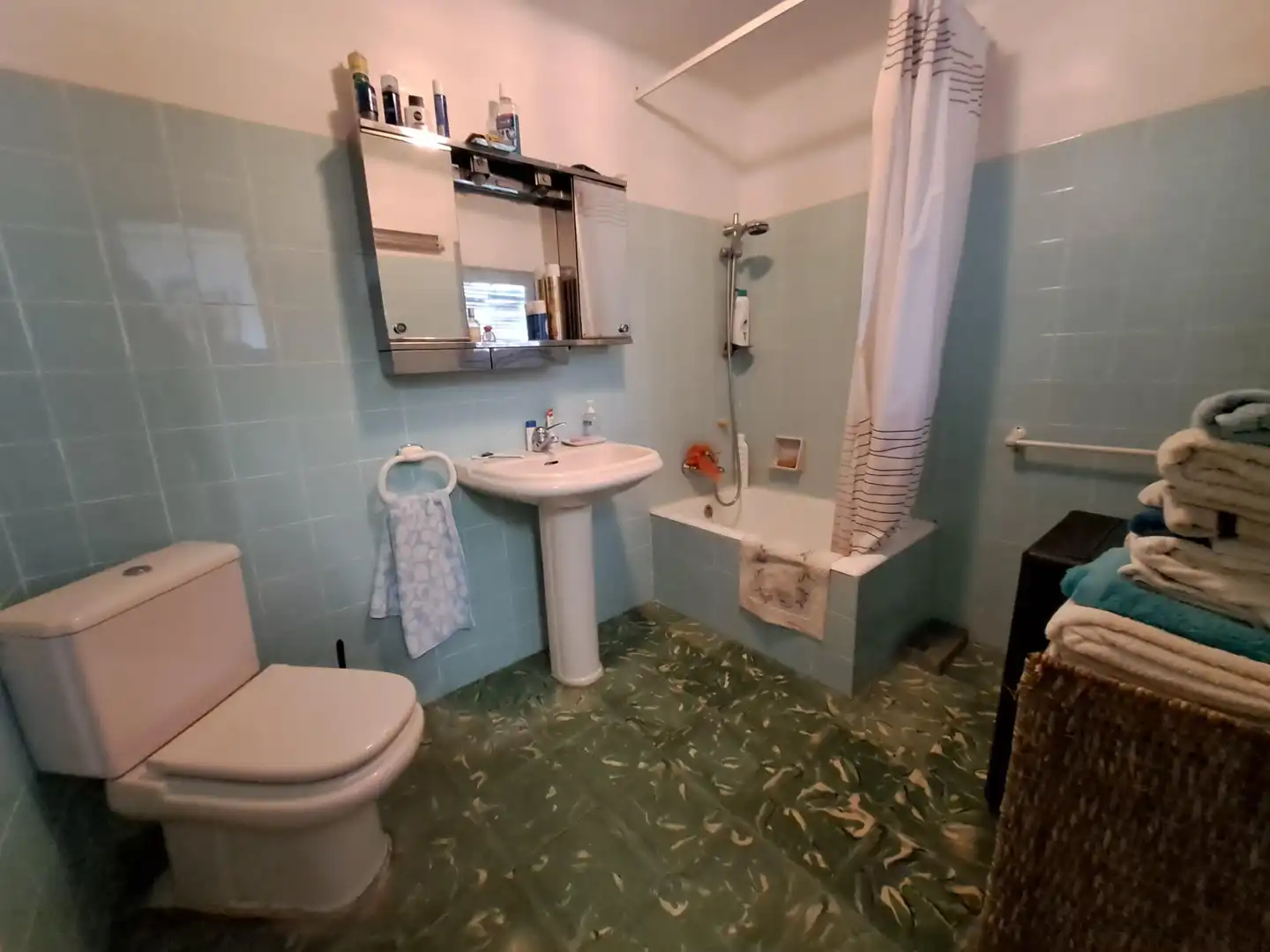 Baño de Casa adosada en venta en Móra la Nova con Terraza, Amueblado y Lavadora