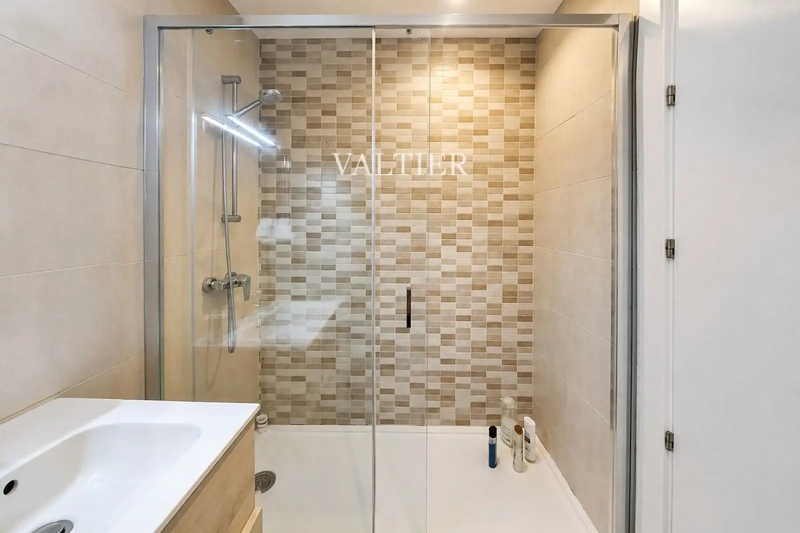 Badezimmer von Dachboden zur Miete in Madrid