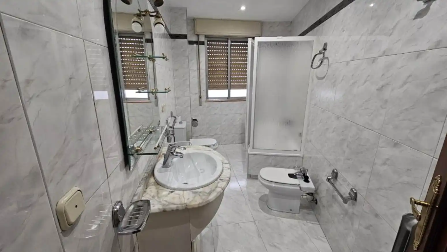 Baño de Piso de alquiler en Salamanca con Calefacción, Parquet y Terraza