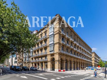 Pis amb ascensor en venda a Calle Urbieta