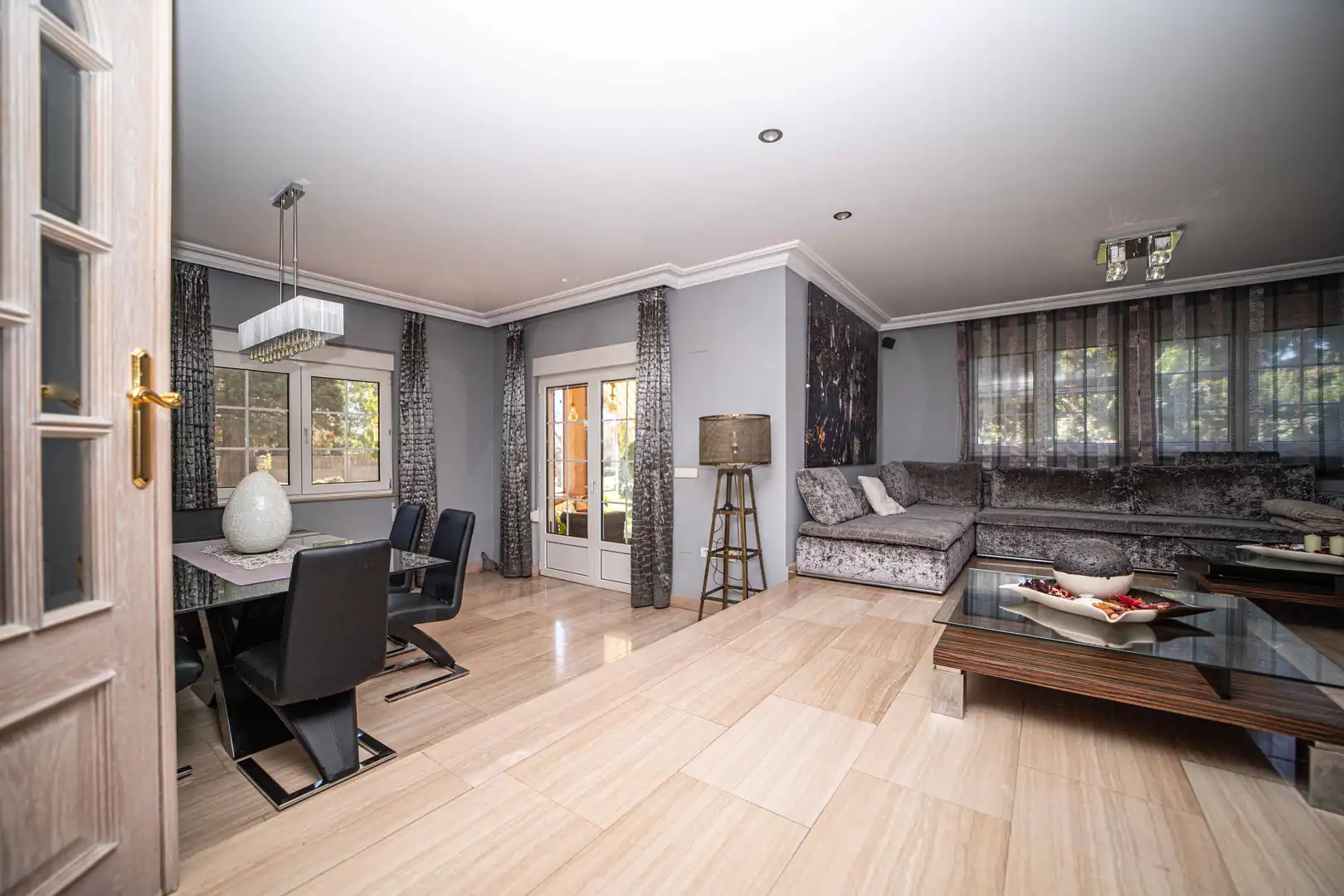 Sala de estar de Casa o chalet en venta en San Andrés del Rabanedo con Calefacción y Piscina