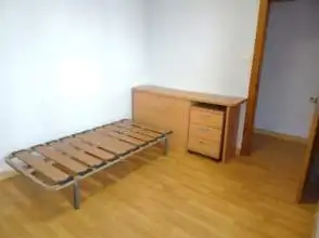 Habitación de Piso de alquiler en Gijón  con Calefacción, Parquet y Amueblado