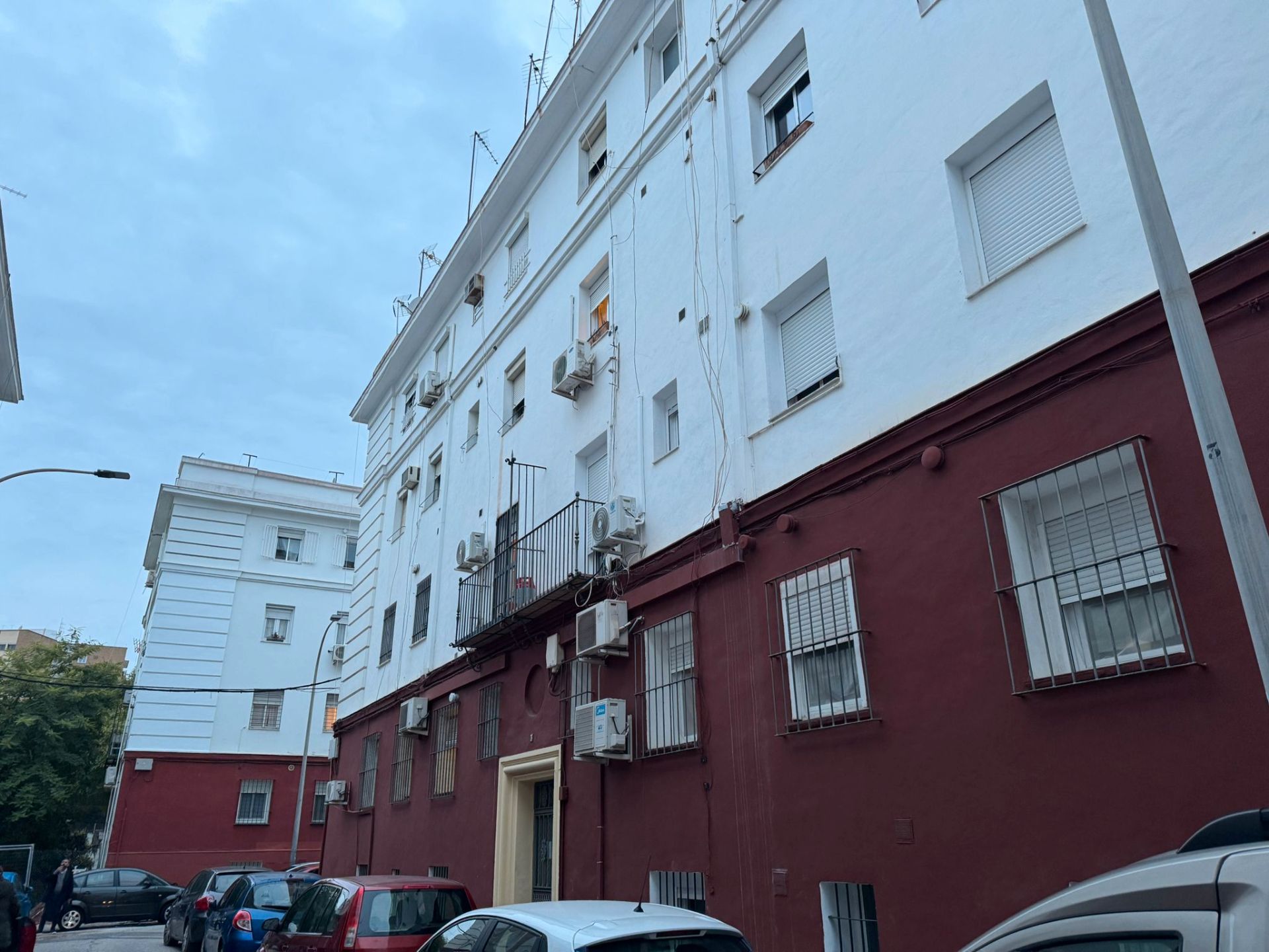 Exterior view of Flat for sale in  Sevilla Capital  with Air Conditioner
