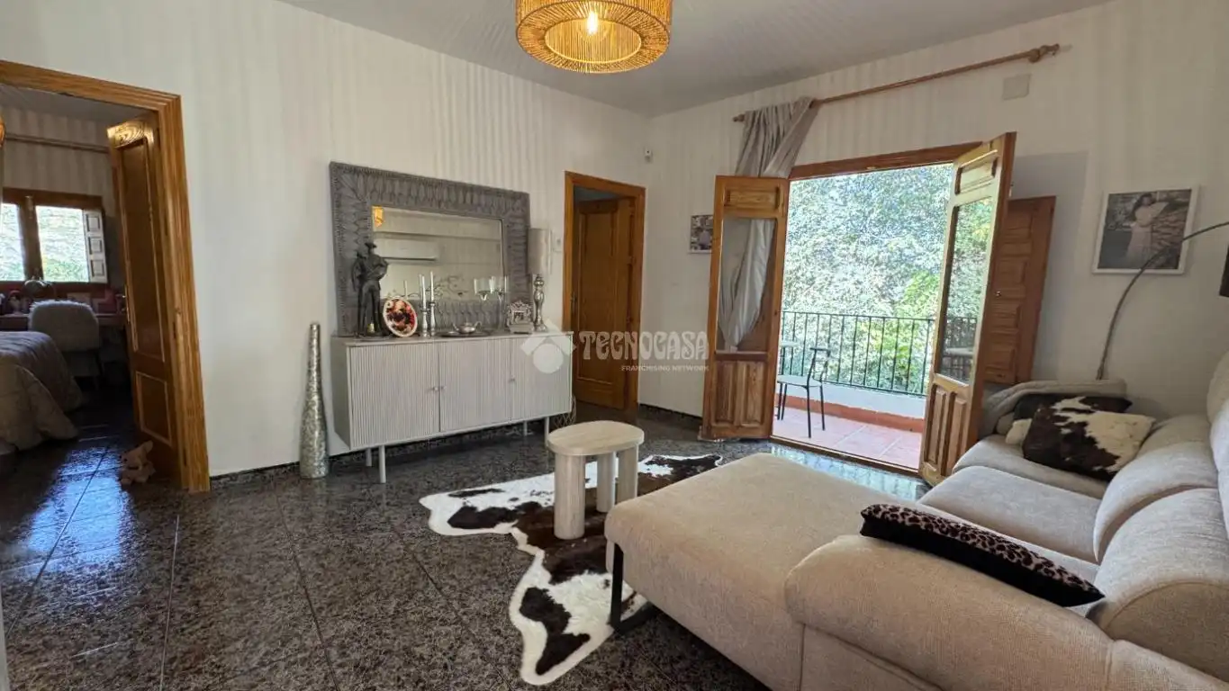 Sala de estar de Casa o chalet en venta en Alpujarra de la Sierra con Aire acondicionado, Trastero y Amueblado