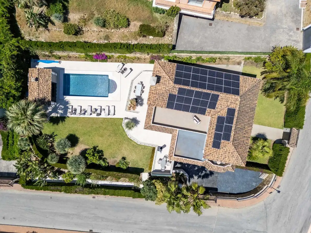 Villa mit Garten zum Verkauf in Nueva Andalucía, imagen 6