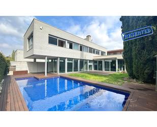 Exterior view of House or chalet to rent in Sant Cugat del Vallès  with Air Conditioner, Heating and Private garden