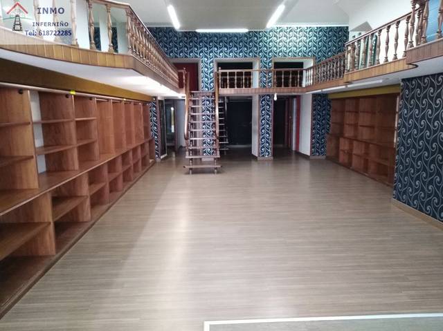 Local comercial en Venta en Rianxo