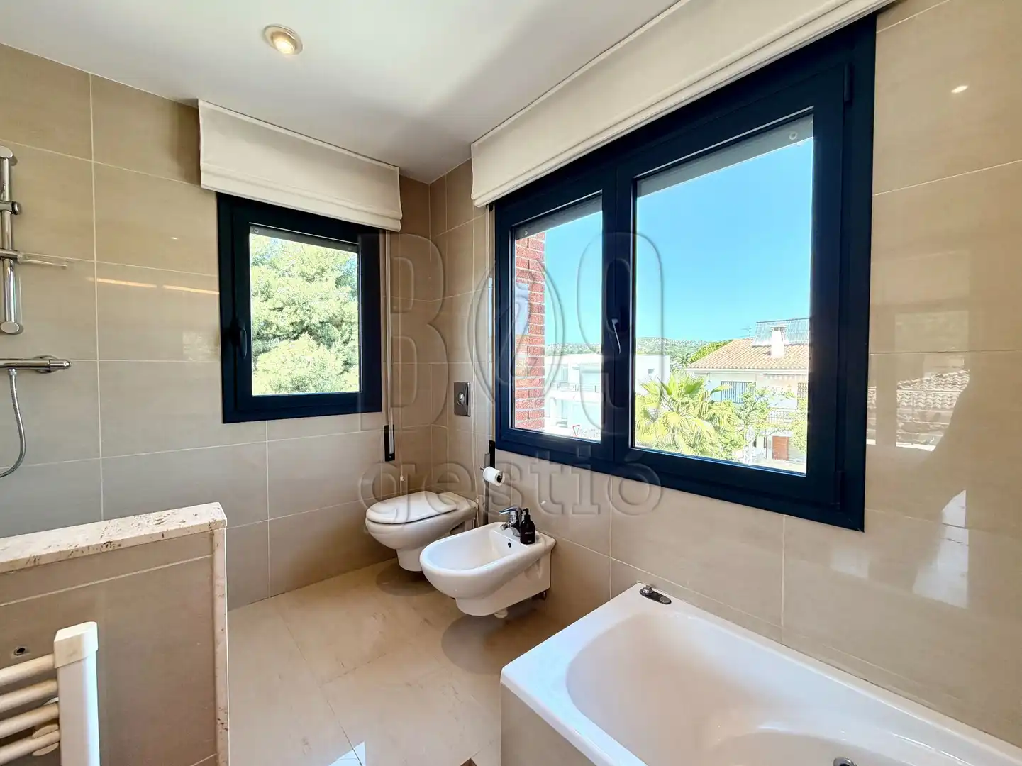 Bany de Casa o xalet en venda en Tarragona amb Aire condicionat, Calefacció i Jardí privat