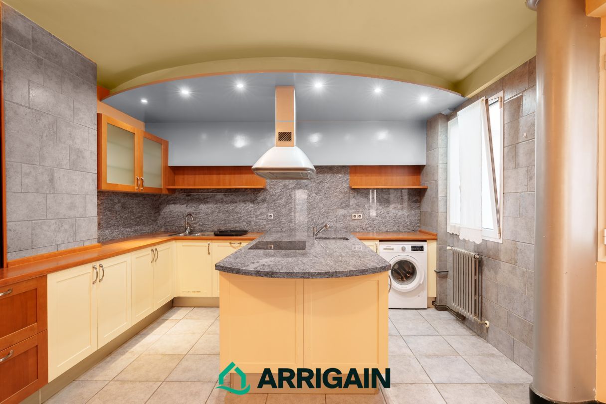 Cocina de Piso en venta en Donostia - San Sebastián  con Calefacción y Terraza