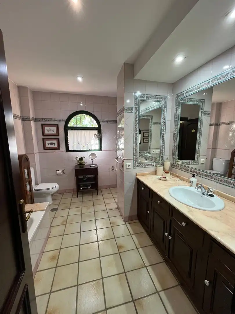 Baño de Casa o chalet en venta en Algeciras con Terraza, Trastero y Piscina