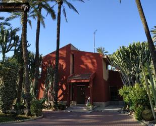 Vista exterior de Casa o xalet en venda en Elche / Elx amb Piscina i Balcó