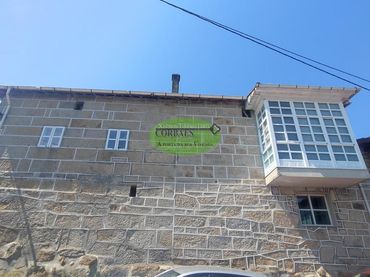 Casa amb jardí en venda a Esgos