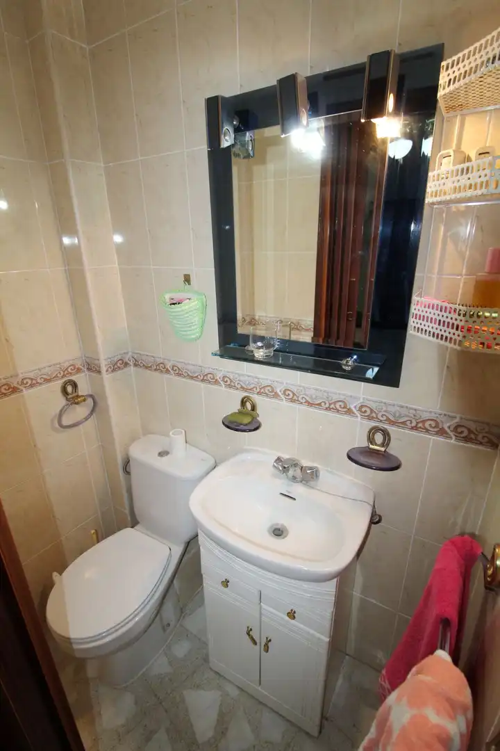 Baño de Casa adosada en venta en Aldea del Rey con Aire acondicionado, Calefacción y Terraza