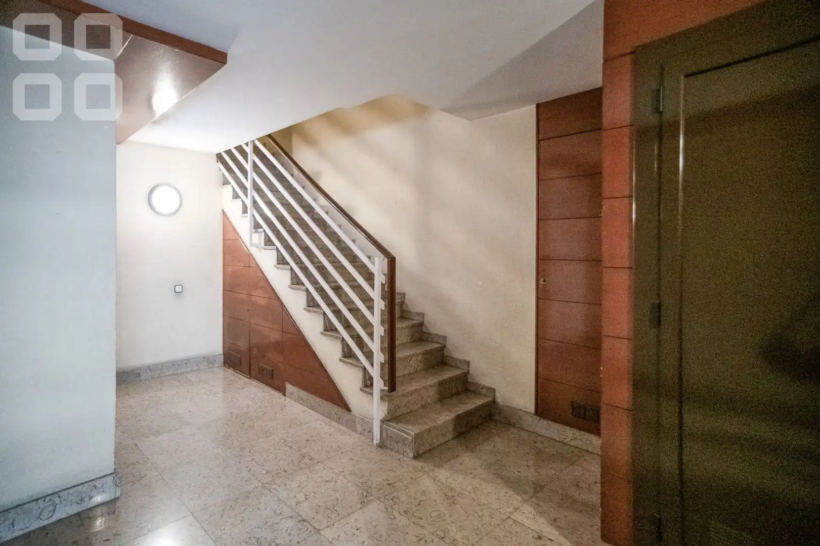Piso en venta en L'Hospitalet de Llobregat con Parquet, Terraza y Balcón