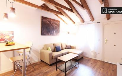 Living room of Flat to rent in  Madrid Capital  with Air Conditioner, Heating and Balcony