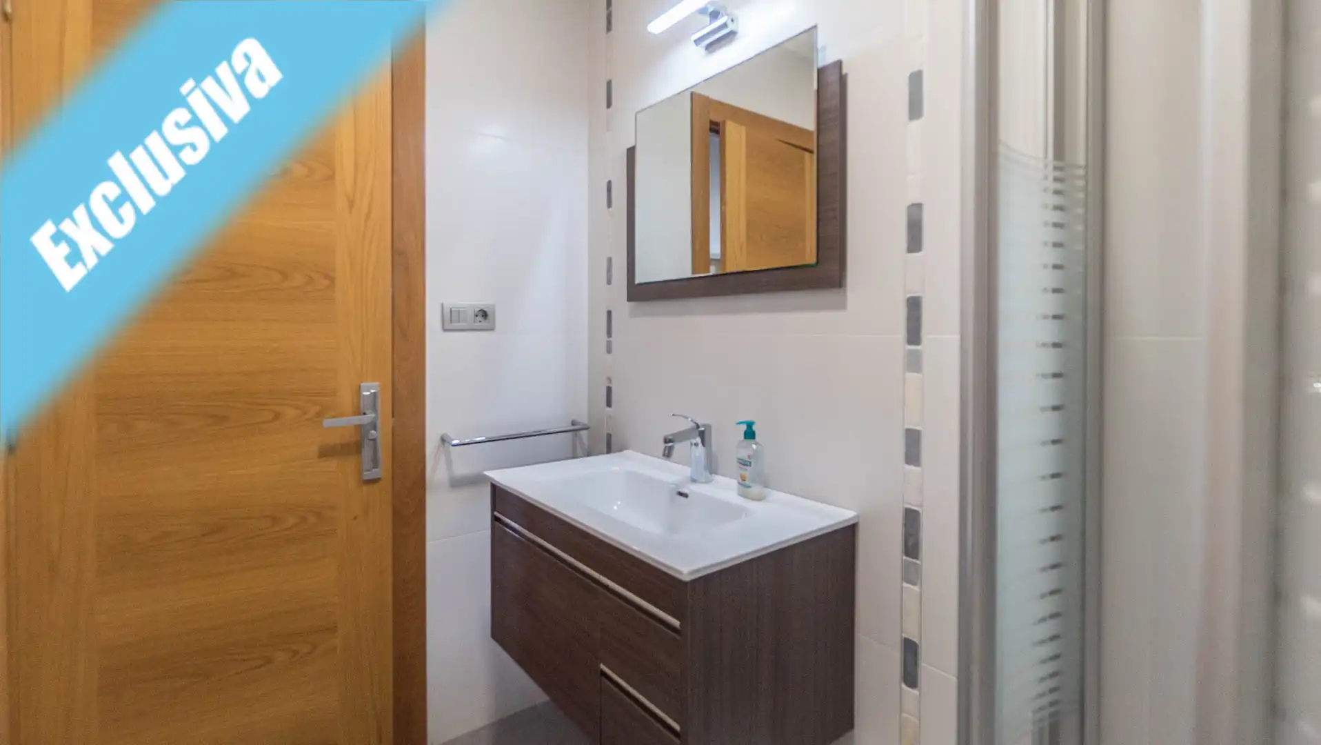 Bathroom of Houses for sale in Bárcena de Cicero  with Air Conditioner, Heating and Private garden