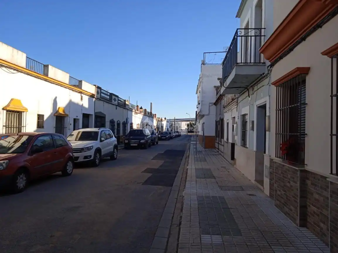Vista exterior de Casa adosada en venta en La Rinconada con Aire acondicionado y Calefacción
