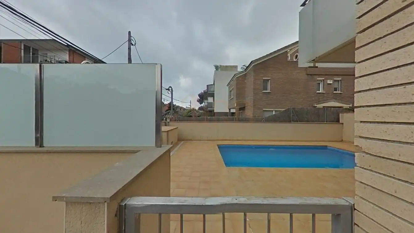 Piscina de Piso en venta en Castelldefels con Piscina comunitaria