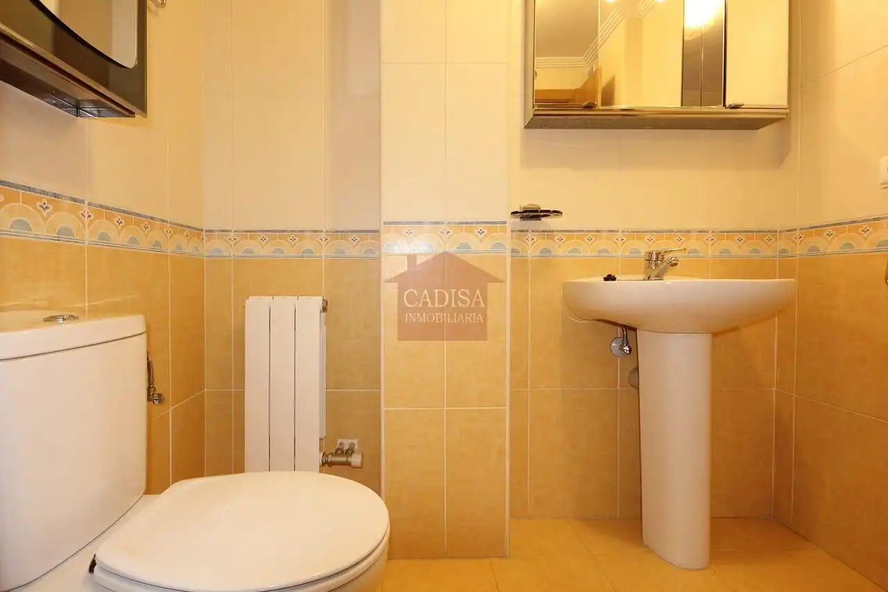 Bathroom of Flat for rent in Salamanca  with Heating, Storage room and Furnished