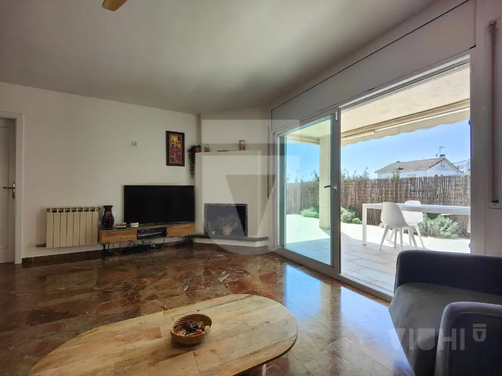 Sala d'estar de Casa o xalet en venda en El Masnou amb Aire condicionat, Calefacció i Jardí privat