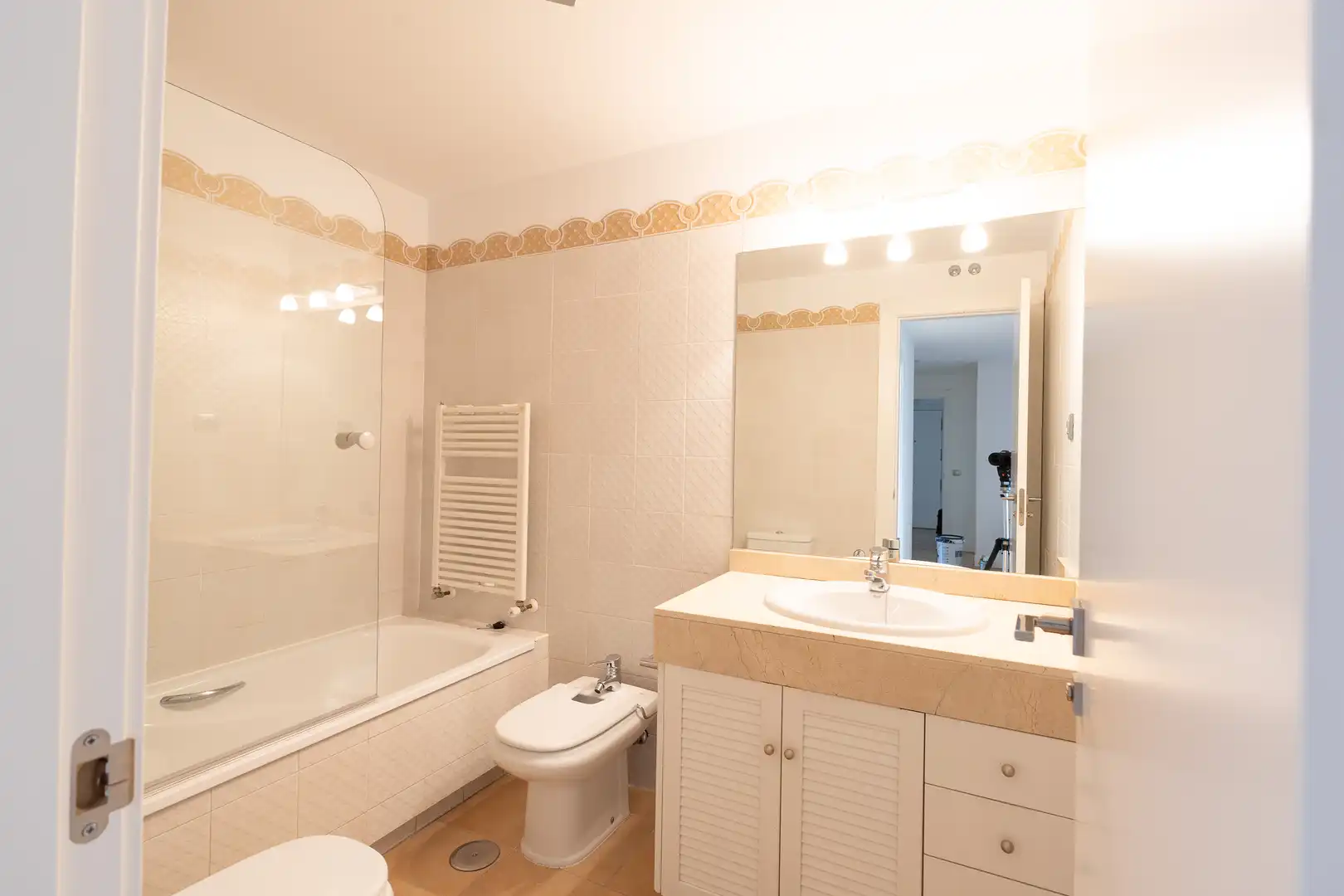 Baño de Piso de alquiler en Pozuelo de Alarcón con Aire acondicionado, Calefacción y Jardín privado