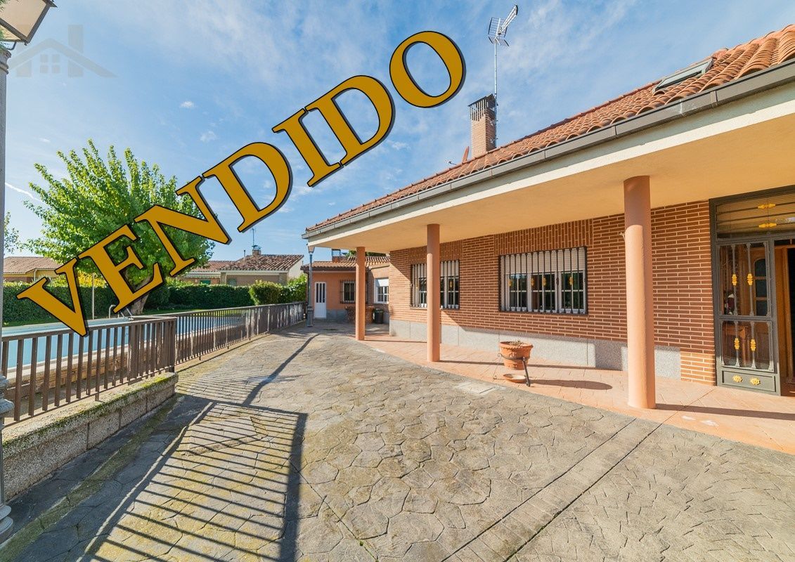 Exterior view of House or chalet for sale in Griñón  with Air Conditioner, Private garden and Storage room
